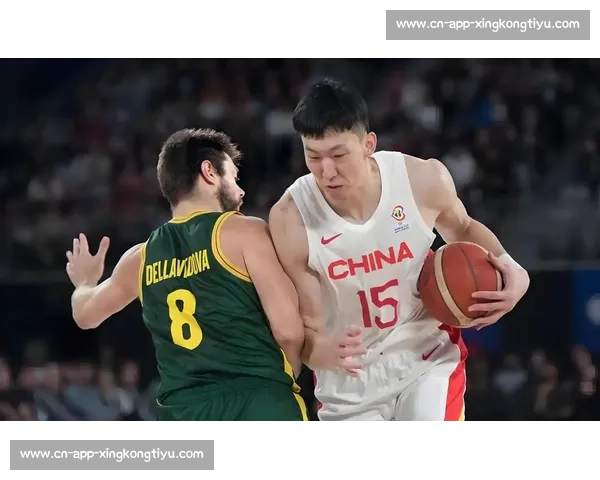 周琦爱子幼儿园毕业！与男篮叔叔互动害羞萌翻全网