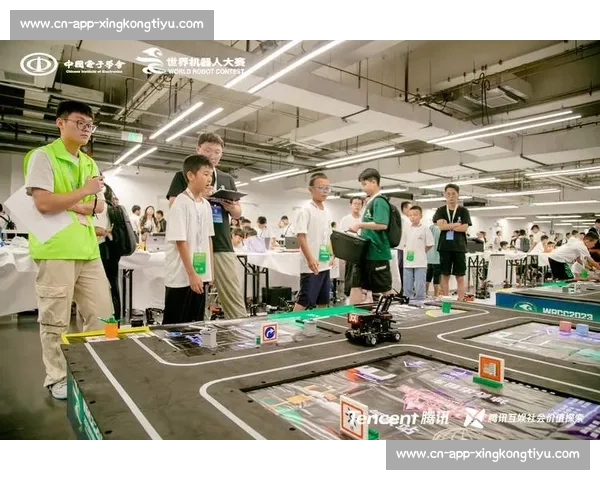 机器人足球赛连环翻车，担架员成意外主角